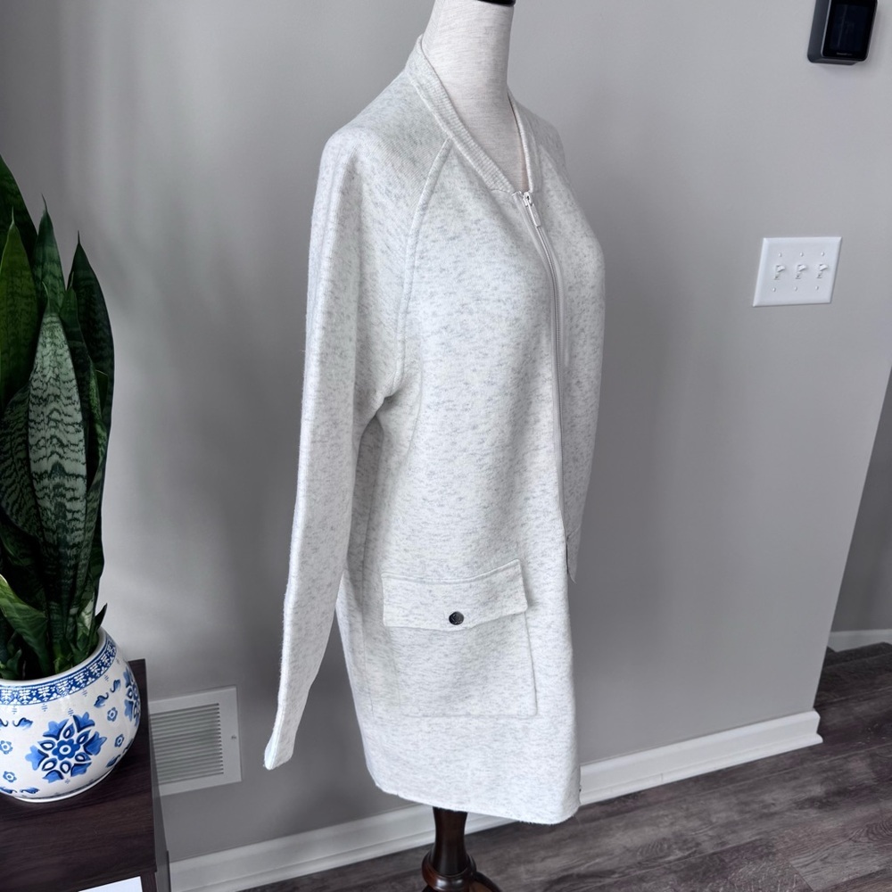 Lululemon 🍋 Weekend Wander Jacket - Color: Heathered Light Ivory / Silver Ice - Picture 6 of 10